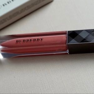 Burberry Kisses Lip Lacquer